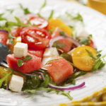 西瓜,家宝番茄沙拉|食谱| Dr. Weil's健康厨房