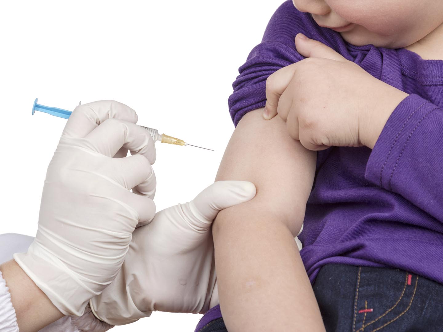 医生给孩子们注射了疫苗